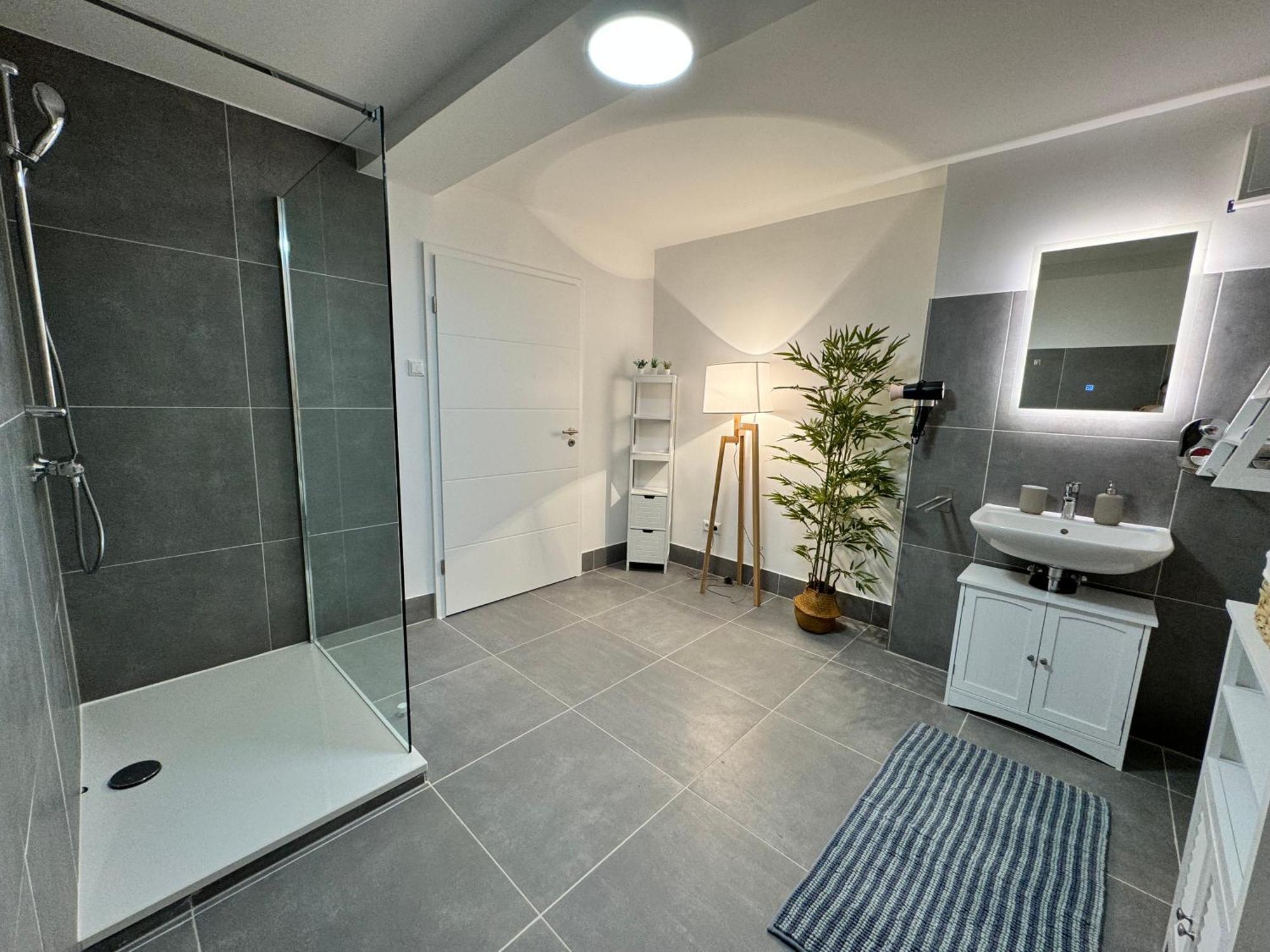 Stadtoase: Exklusive Apartments Fuer Ruhe Und Entspannung Bremen Bagian luar foto